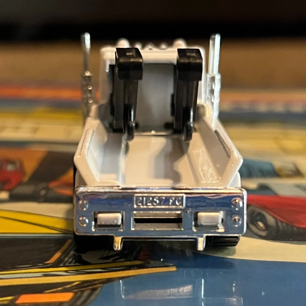 Vintage Matchbox 1981 Peterbilt Police Tow Truck I-80 Yellow Window Variant